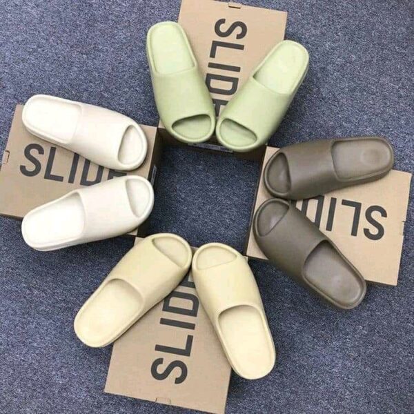 Yeezy Slides liquidation pallets for resale Yeezy Slides liquidation pallets for resale