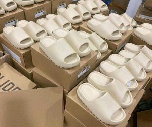 Buy Yeezy Slides Wholesale Pallet Liquidation For Sale Near Me